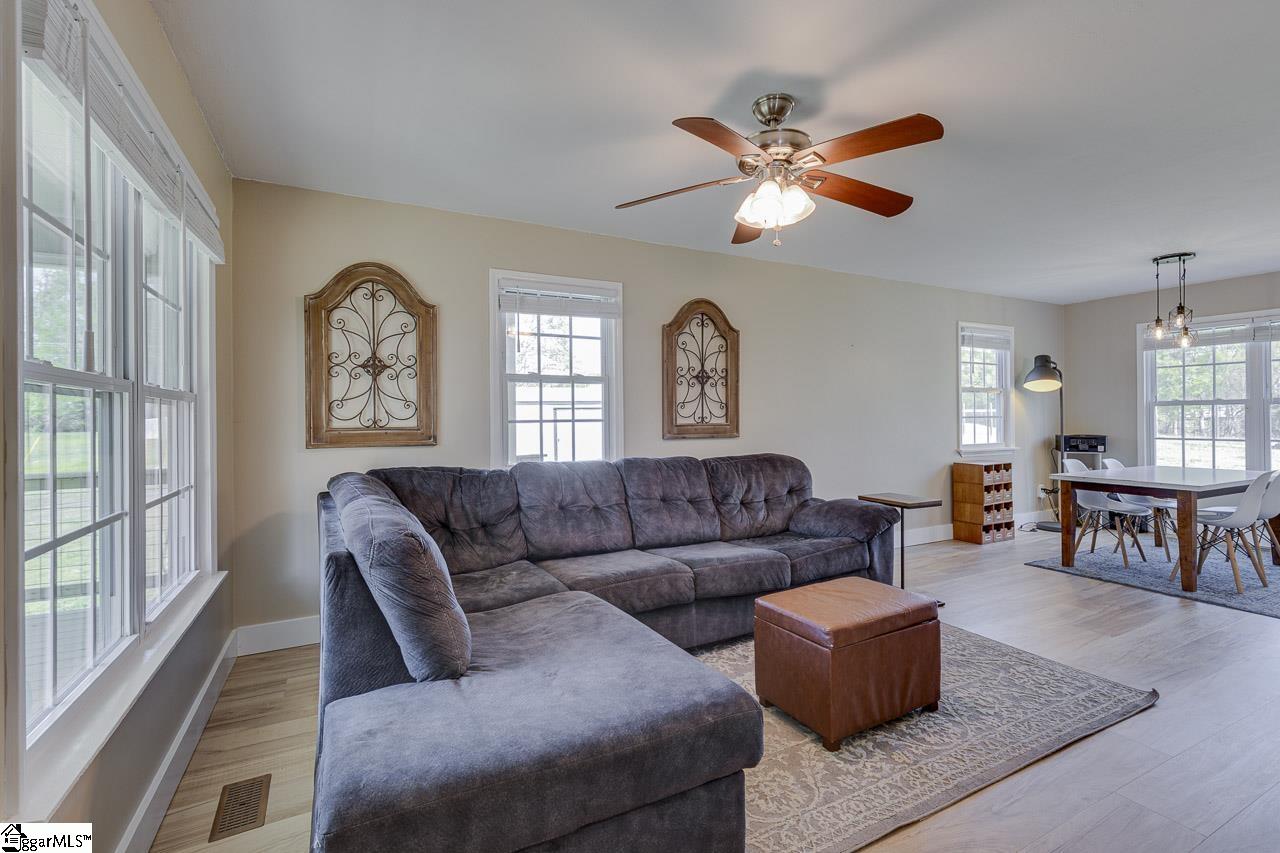 569 Willis Road Fountain Inn, SC 29644 - Photo 9 of 49 Gallery Image 9