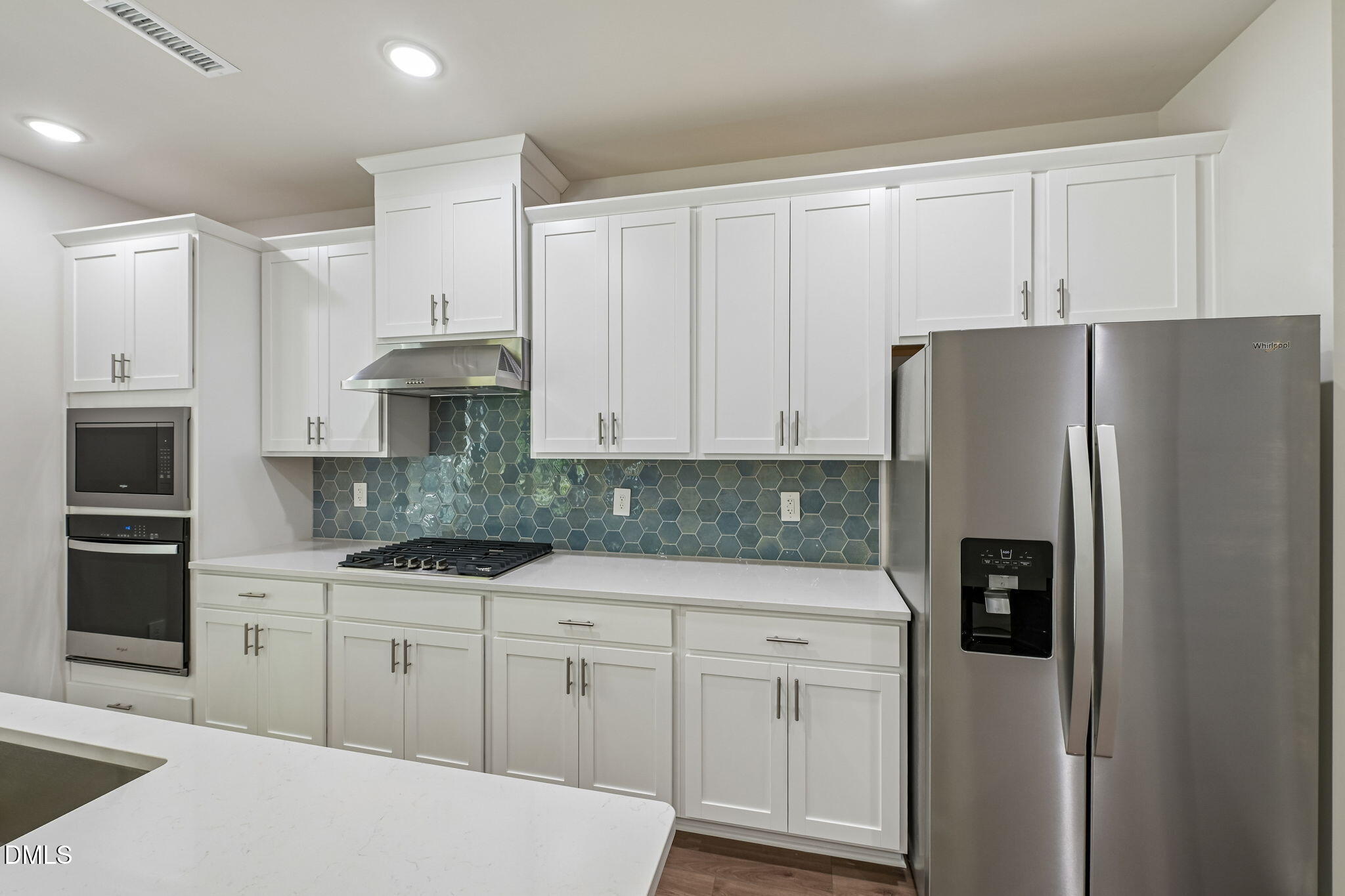 563 Hunter Way Clayton, NC 27520 - Photo 12 of 39 9 - Kitchen