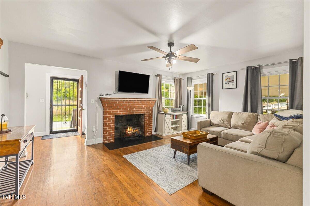 161 Hemlock Road Kingsport, TN 37663 - Photo 17 of 38 12-128A4703