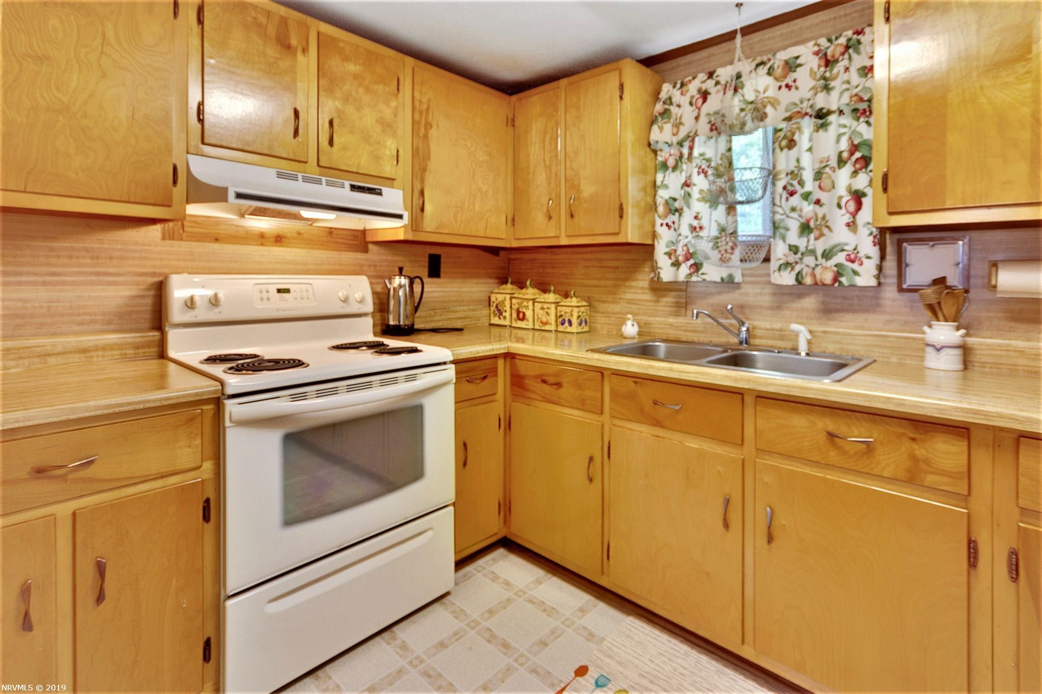 6431 New River Road Radford, VA 24141 - Photo 16 of 26 Gallery Image 16