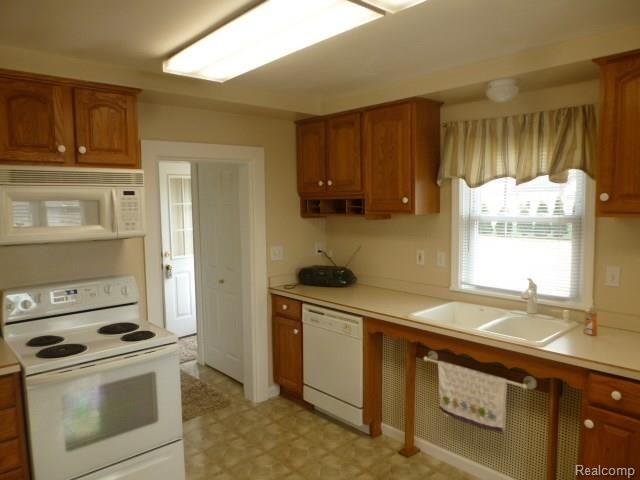 1812 John R Road Troy, MI 48083 - Photo 4 of 20