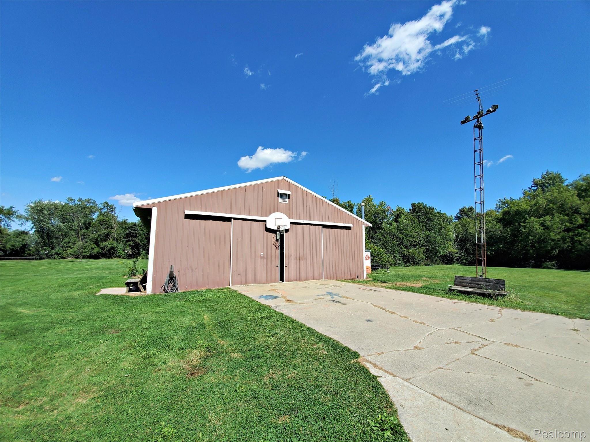 2405 South Vassar Road Davison, MI 48423 - Photo 39 of 54 39.jpg