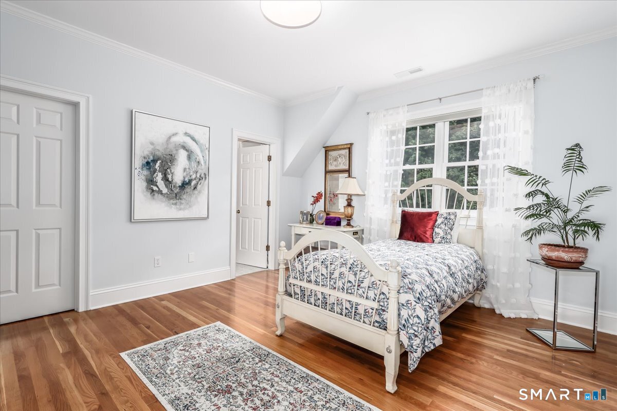 170 Branchville Road Ridgefield, CT 06877 - Photo 22 of 36 En suite bedroom with walk in closet