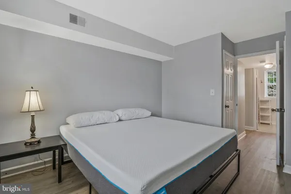 $1,950 | 2961 South Columbus Street, Unit B2, Arlington, VA 22206