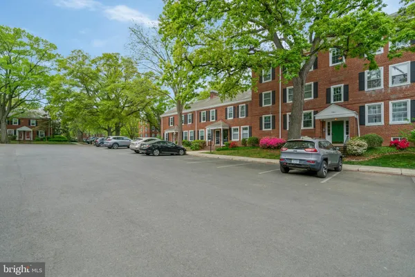 $1,950 | 2961 South Columbus Street, Unit B2, Arlington, VA 22206