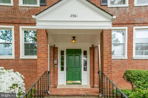 $1,950 | 2961 South Columbus Street, Unit B2, Arlington, VA 22206