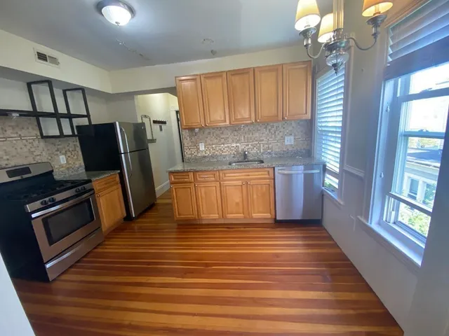 $2,300 | 7 Oak Square, Unit 2R, Boston, MA 02135