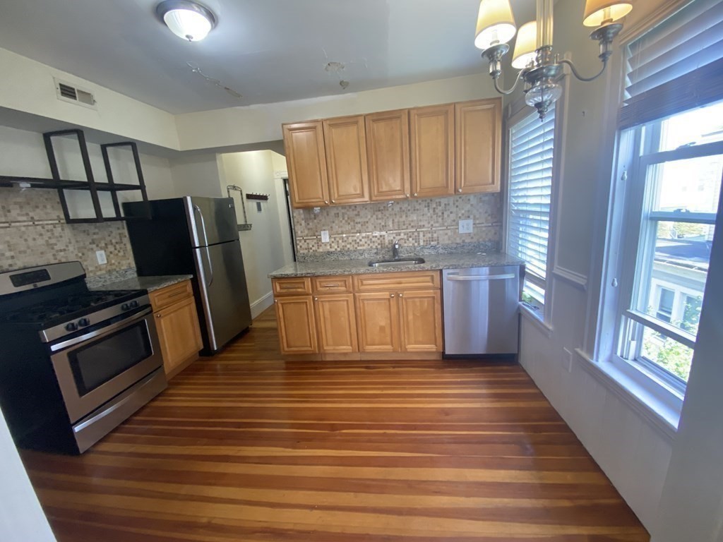 7 Oak Square, Unit 2R Boston, MA 02135 - Photo 2 of 8