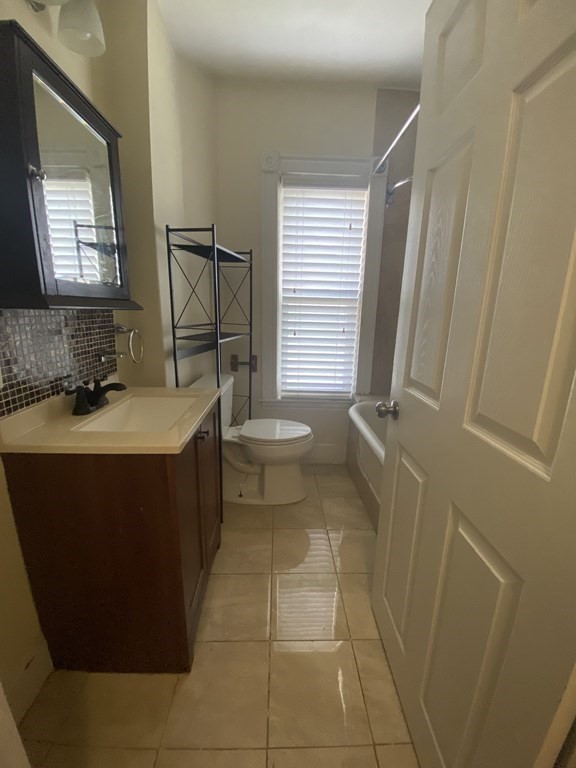 7 Oak Square, Unit 2R Boston, MA 02135 - Photo 7 of 8