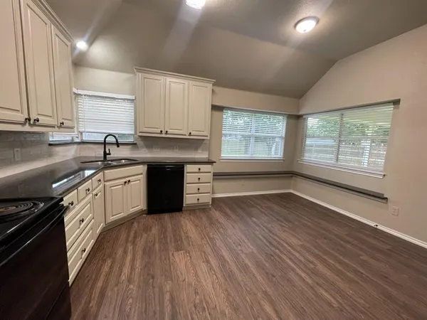 $2,495 | 204 Carlsbad Drive, Mansfield, TX 76063