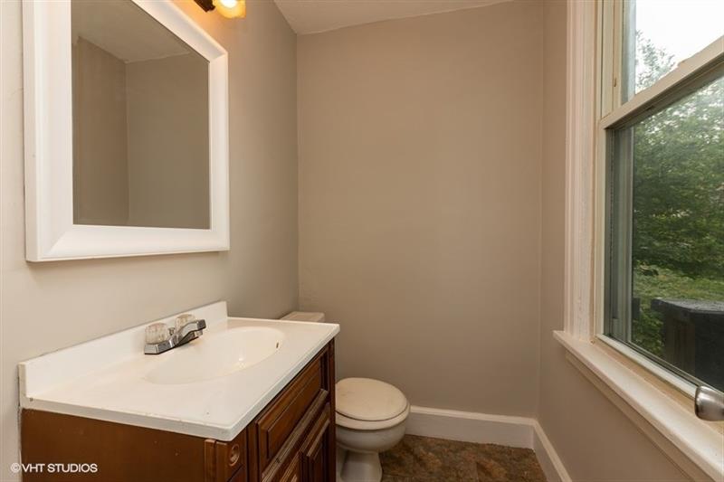 662 California Avenue Rochester, PA 15074 - Photo 12 of 25