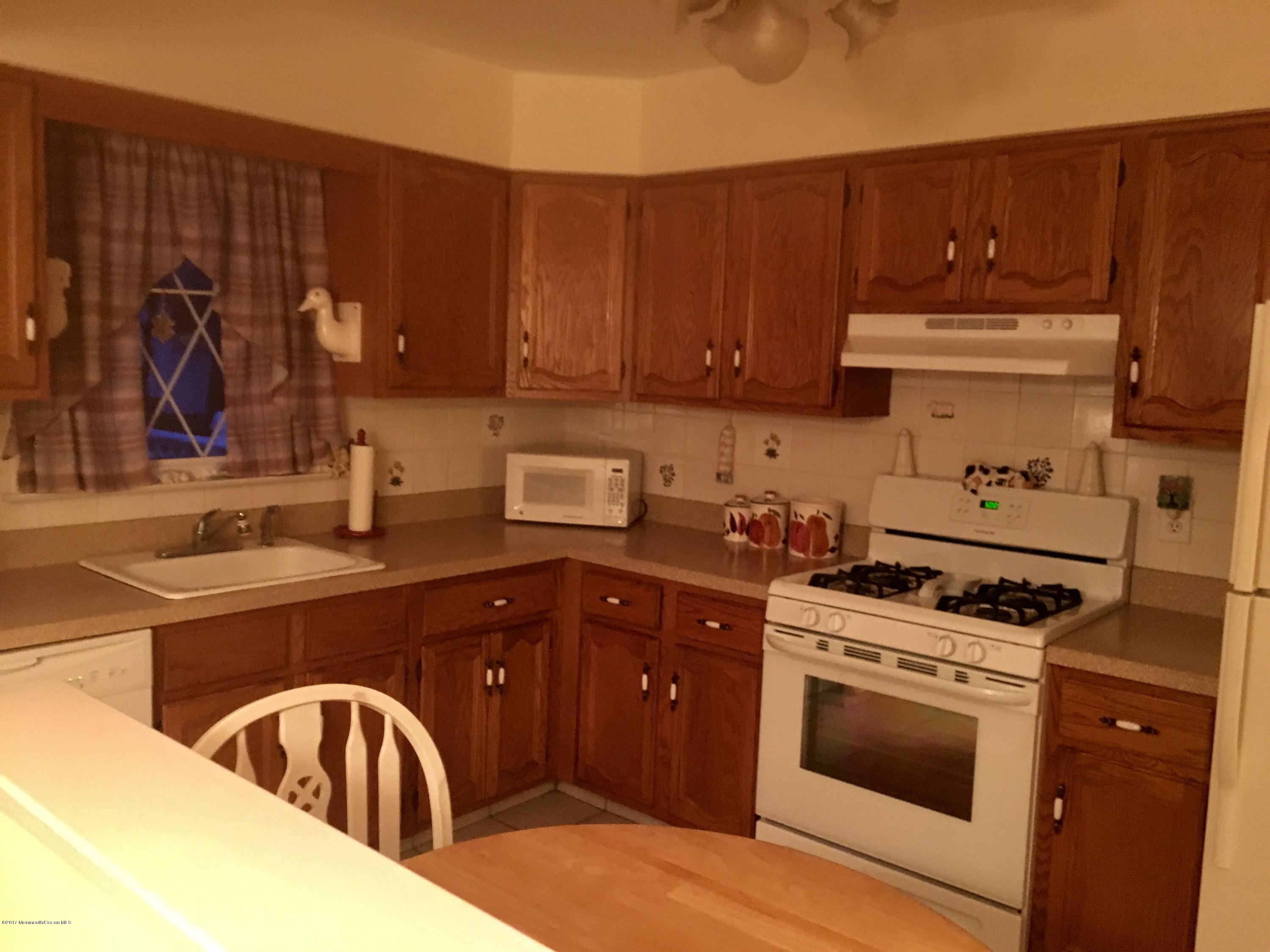 25 Fairfield Road Toms River, NJ 08757 - Photo 5 of 26 newer kitchen & appliances