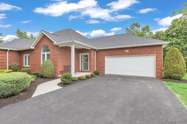 $395,000 | 4877 Waterford Place, Lockport Town, NY 14094