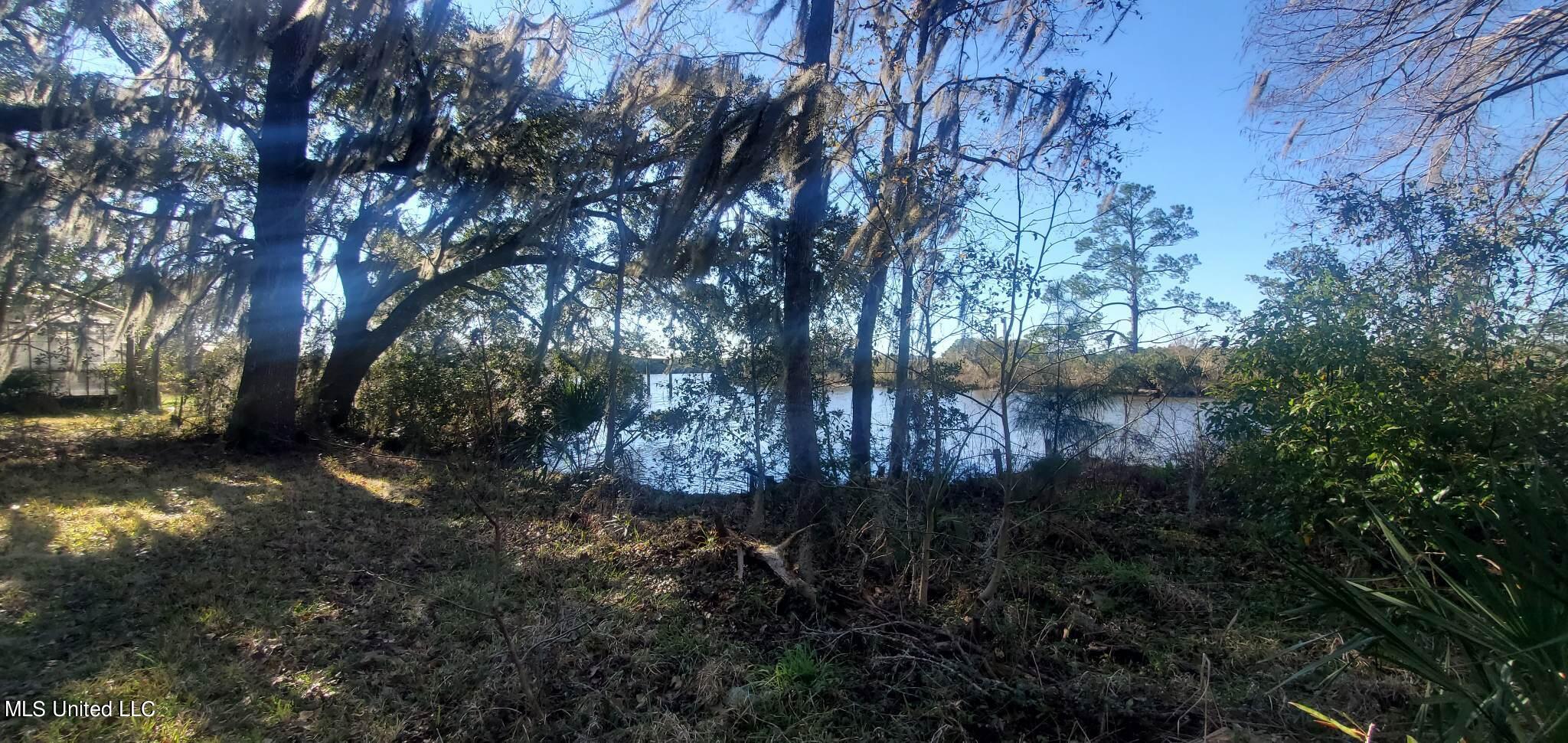 10340 Shorecrest Road Biloxi, MS 39532 - Photo 4 of 9 100' Biloxi River