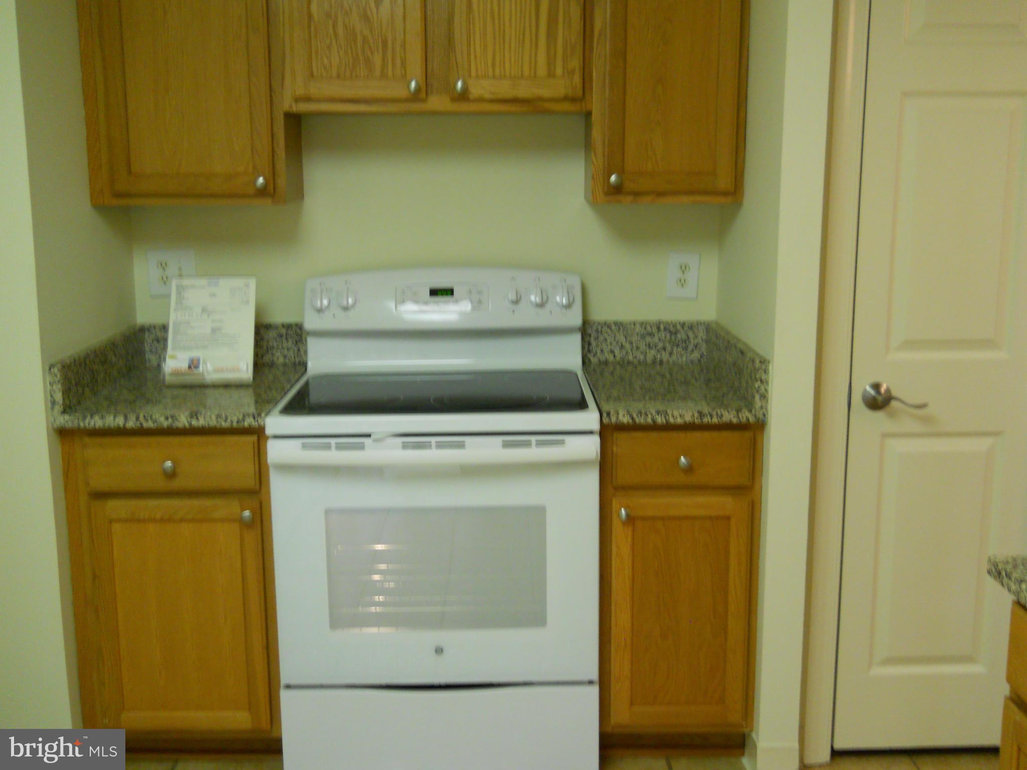 11430 Strand Drive, Unit R007 Rockville, MD 20852 - Photo 7 of 22 Kitchen