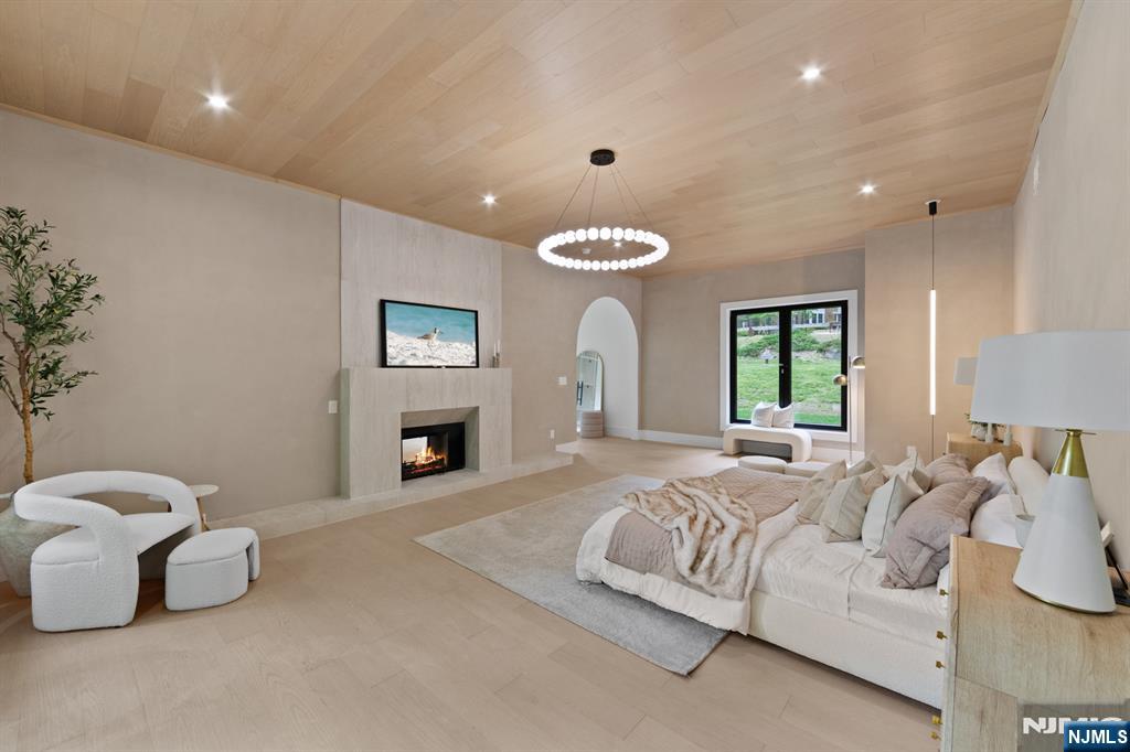 809 Shore Drive Butler, NJ 07405 - Photo 15 of 34