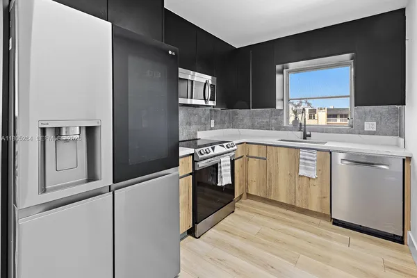 $279,000 | 7765 Southwest 86th Street, Unit F2412, Miami, FL 33143