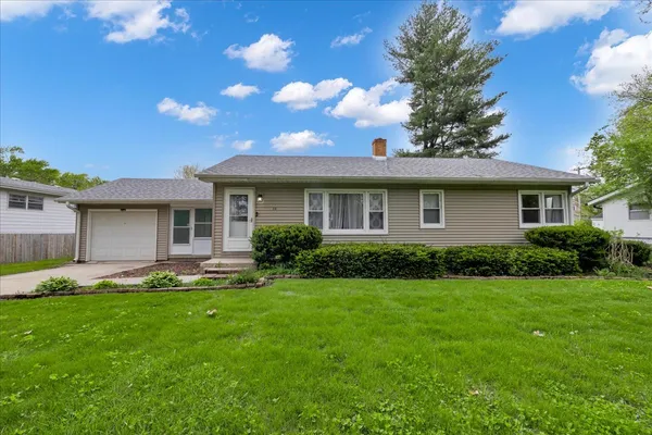 $290,000 | 64 East Benton Street, Oswego, IL 60543