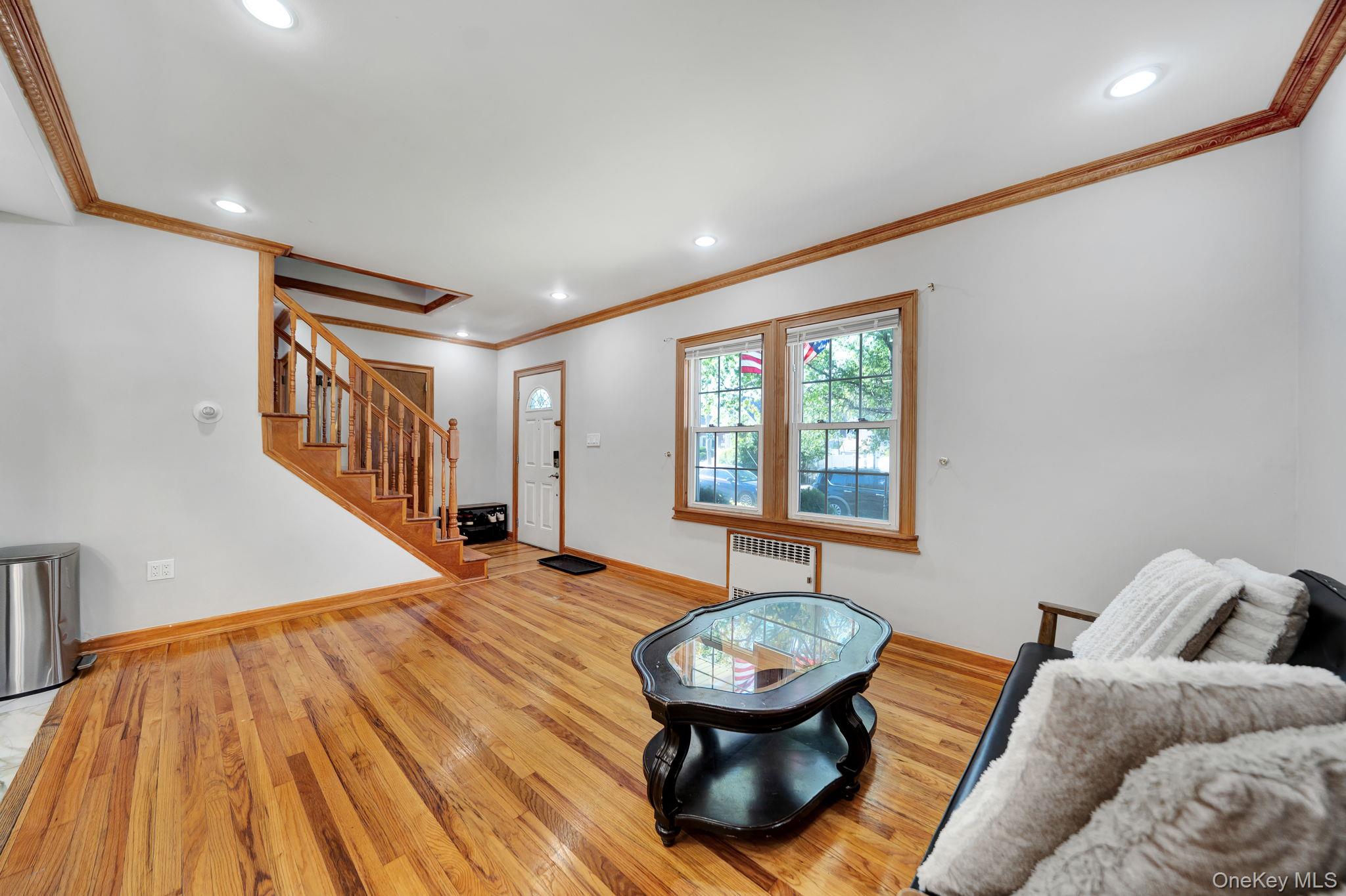64 Dewitt Street Valley Stream, NY 11580 - Photo 5 of 32 Gallery Image 5
