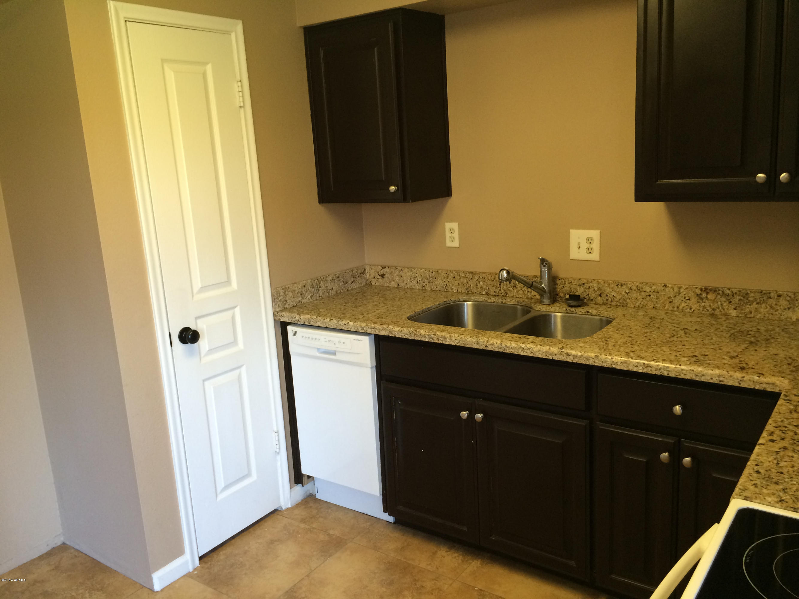 3031 South Rural Road, Unit 25 Tempe, AZ 85282 - Photo 9 of 24 Photo Jun 13, 11 32 53 AM