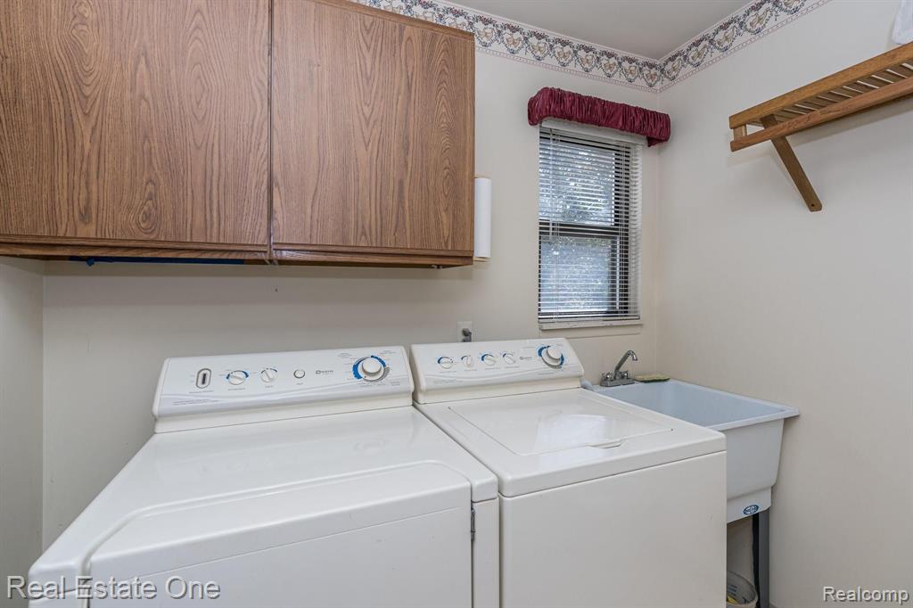 627 Tennyson Rochester Hills, MI 48307 - Photo 16 of 25
