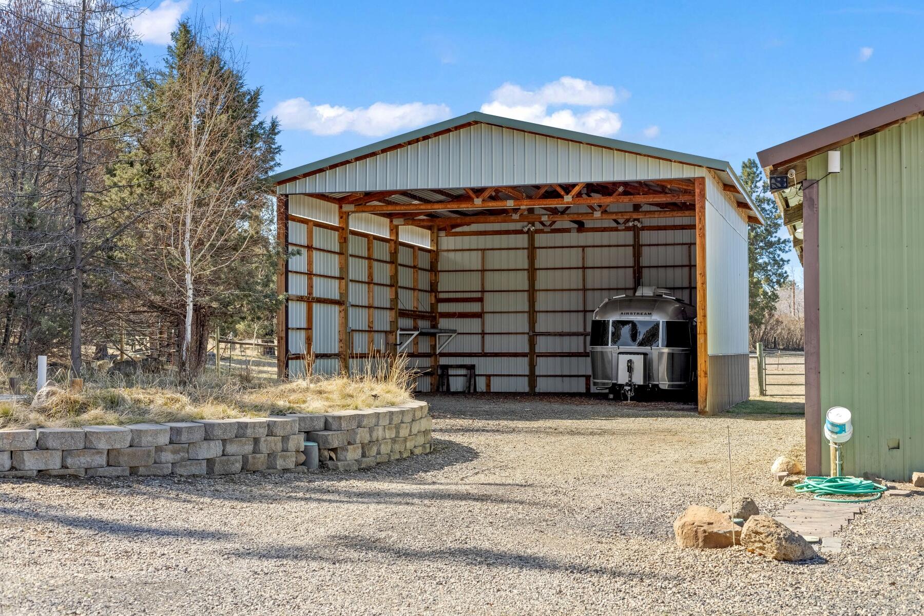 19800 Connarn Road Bend, OR 97703 - Photo 41 of 50 Storage