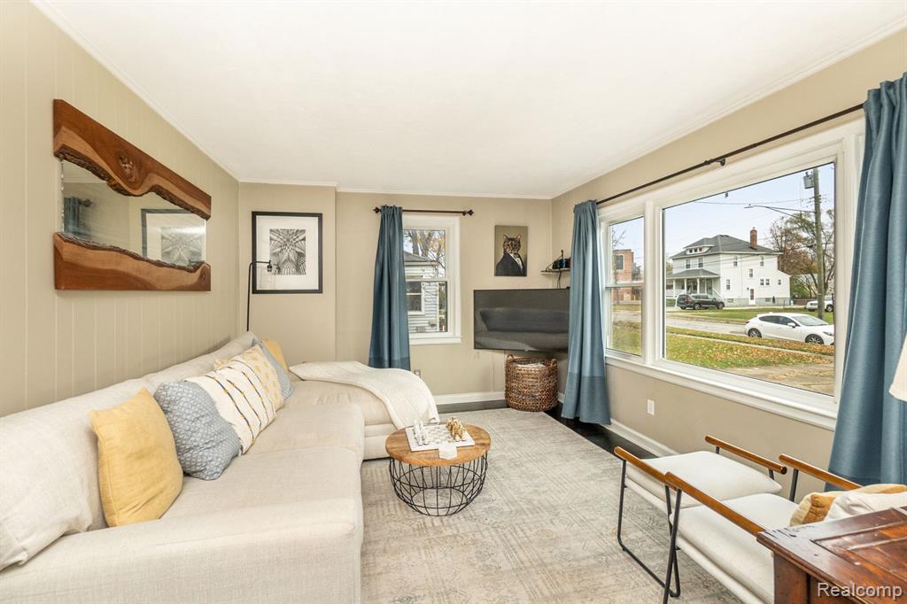 22827 Power Road Farmington, MI 48336 - Photo 9 of 38