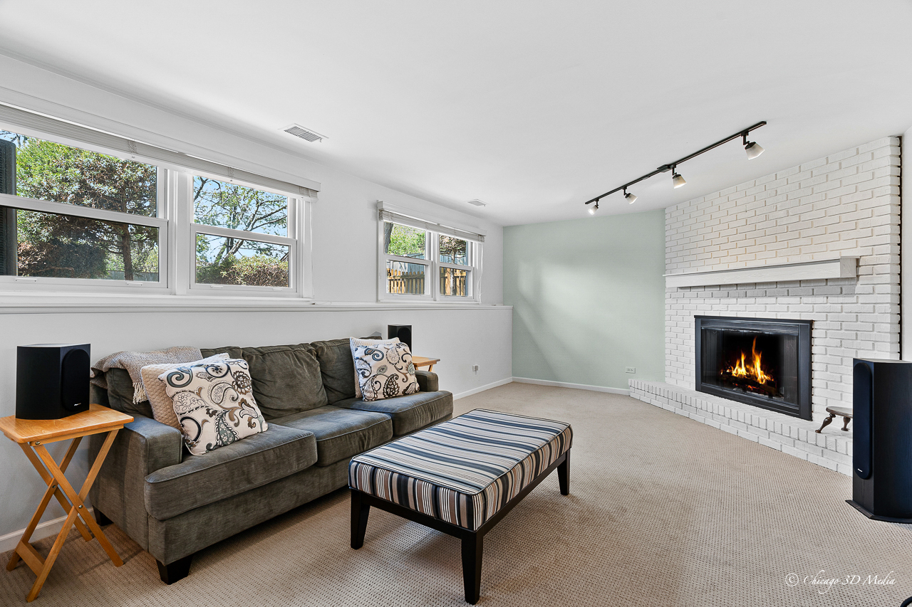 315 Anthony Road Buffalo Grove, IL 60089 - Photo 11 of 28 Gallery Image 11