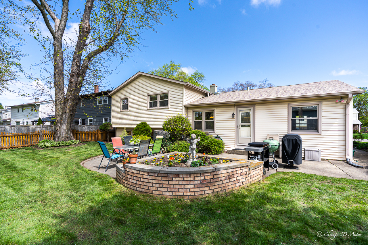 315 Anthony Road Buffalo Grove, IL 60089 - Photo 19 of 28 Gallery Image 19