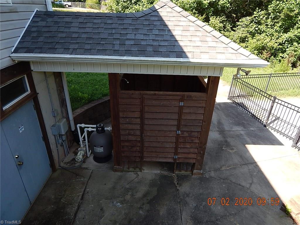 790 Danbury Bridge Road Madison, NC 27025 - Photo 3 of 17 outdoor shower