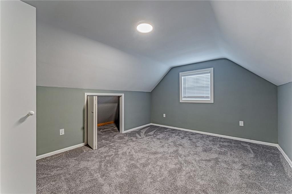 414 Hochberg Road Pittsburgh, PA 15235 - Photo 21 of 23 an empty room with closet and a window