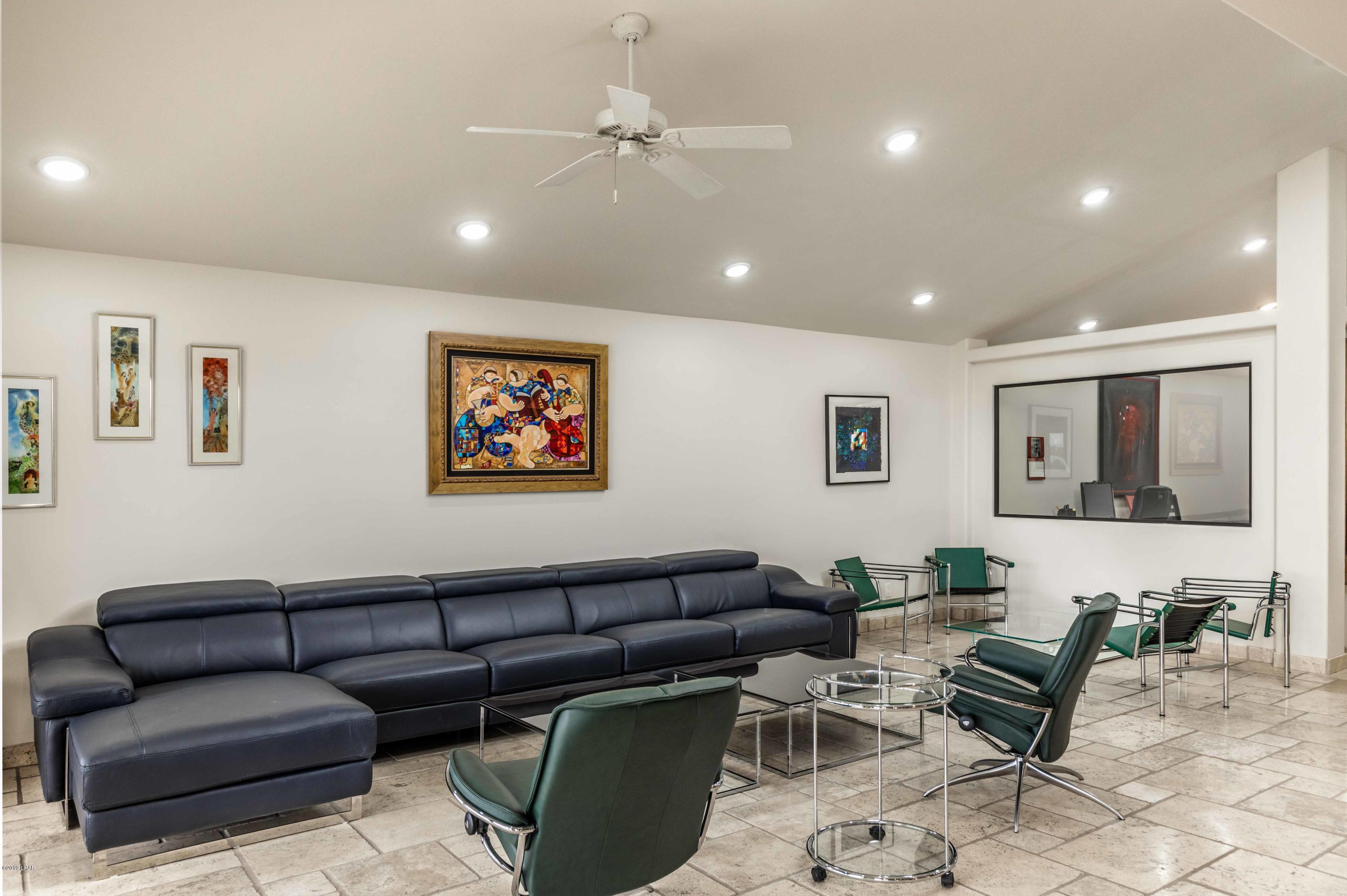375 London Bridge Road, Unit 28 Lake Havasu City, AZ 86403 - Photo 15 of 47 Living Room