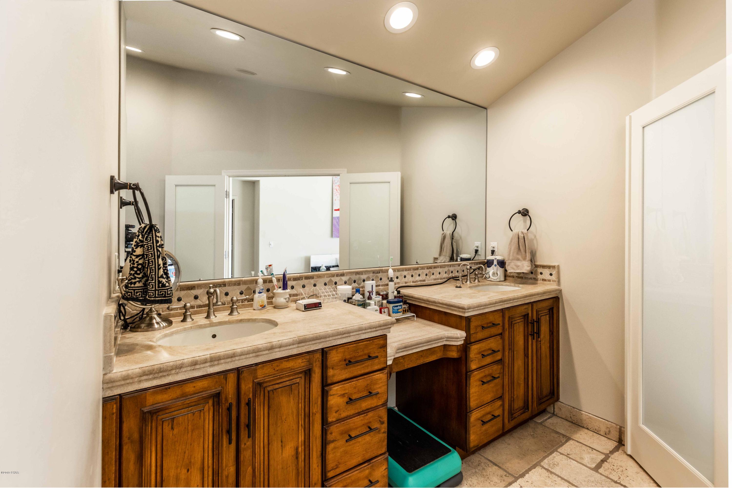 375 London Bridge Road, Unit 28 Lake Havasu City, AZ 86403 - Photo 29 of 47 Master Bath
