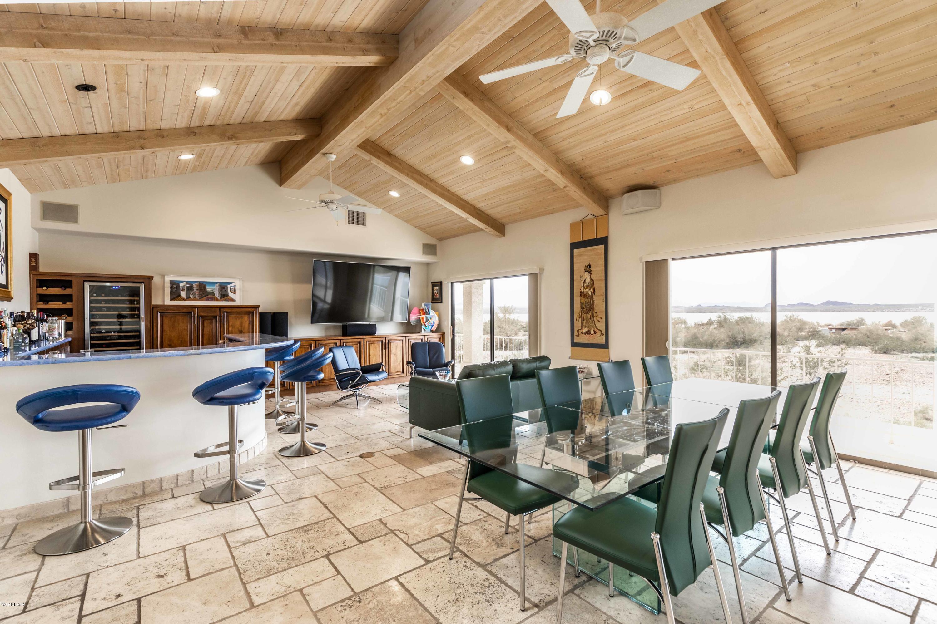 375 London Bridge Road, Unit 28 Lake Havasu City, AZ 86403 - Photo 4 of 47 Vaulted ceiling
