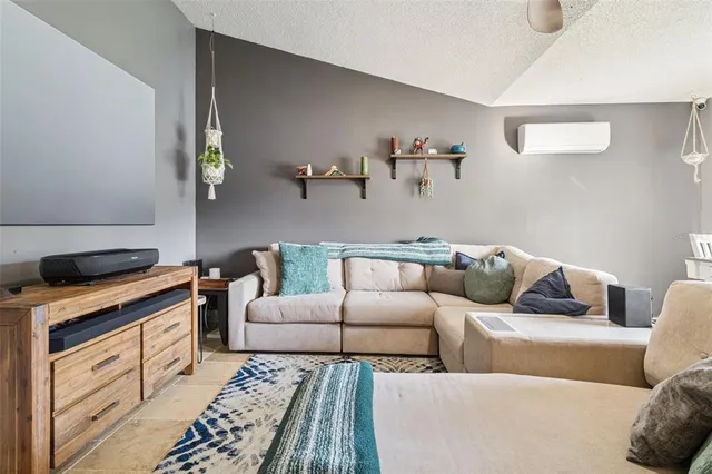 $400,000 | 1913 Excalibur Drive, Orlando, FL 32822