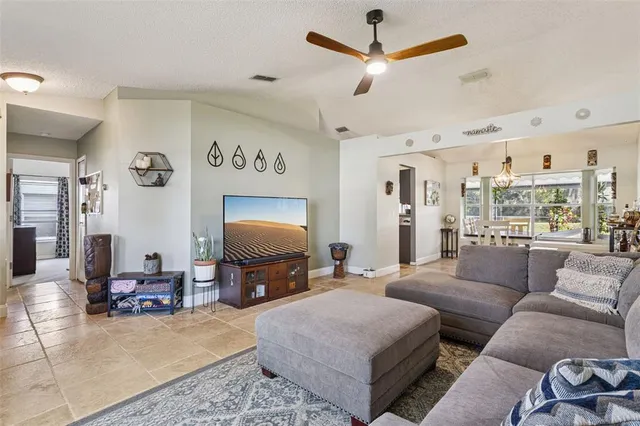 $400,000 | 1913 Excalibur Drive, Orlando, FL 32822