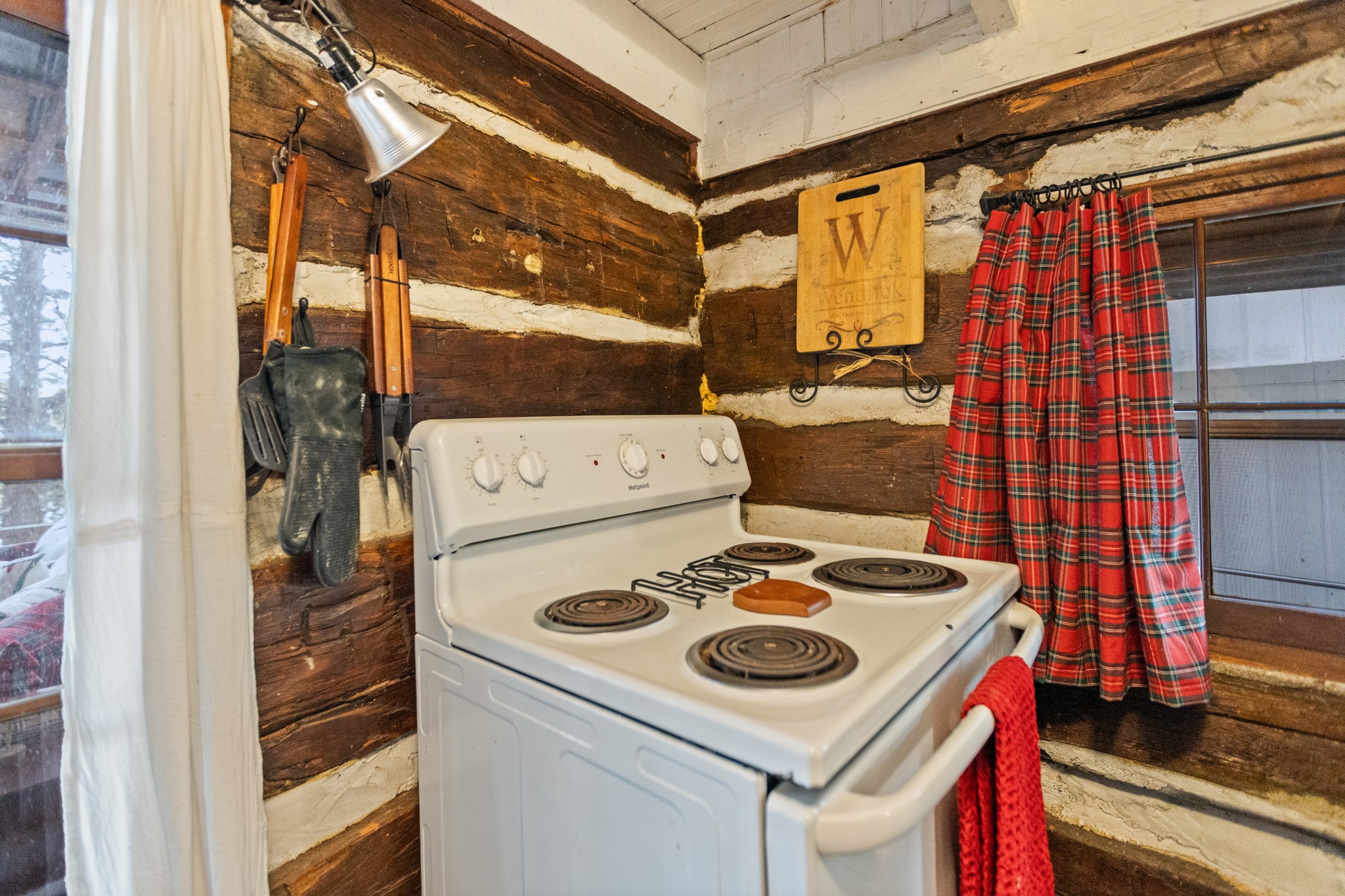 116 Lincoln Lake Road Kelso, TN 37348 - Photo 25 of 46 a utility room with dryer and washer