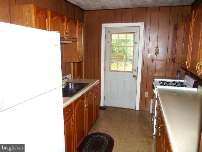 6811 Cornell Road Middle River, MD 21220 - Photo 12 of 15 Kitchen