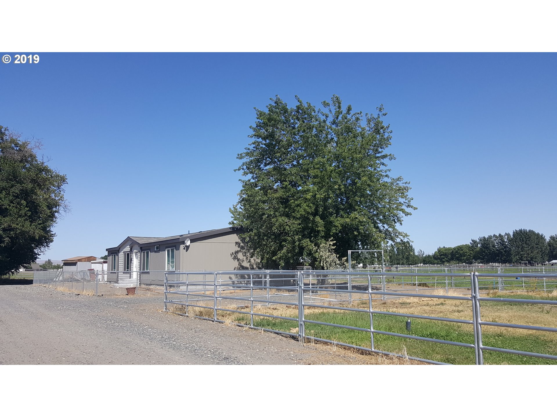 32407 East Punkin Center Road Hermiston, OR 97838 - Photo 2 of 17