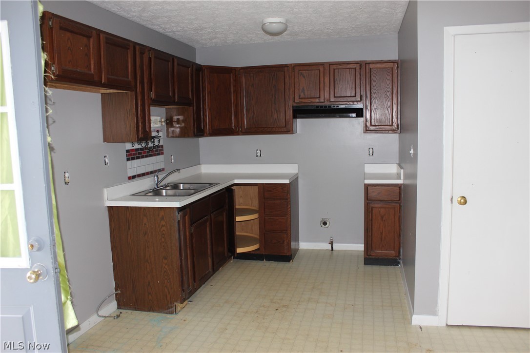 2411 Hubbard Road Madison, OH 44057 - Photo 14 of 15