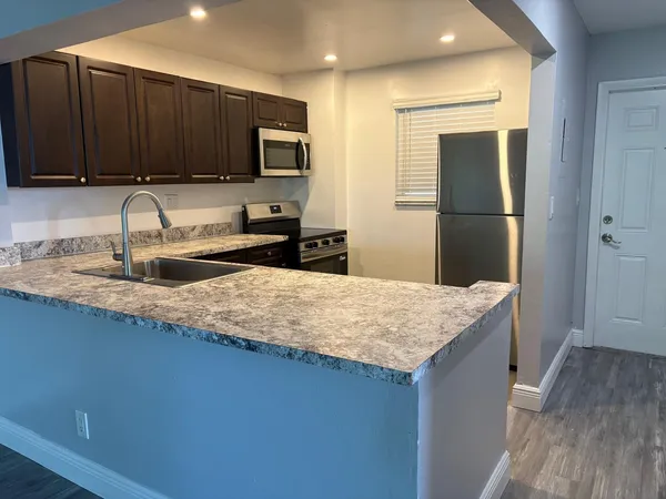 $2,200 | 1700 Northwest 58th Terrace, Unit 4A, Sunrise, FL 33313