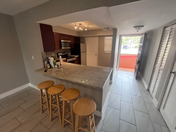 $175,000 | 6301 North Falls Cir Drive, Unit 111, Lauderhill, FL 33319