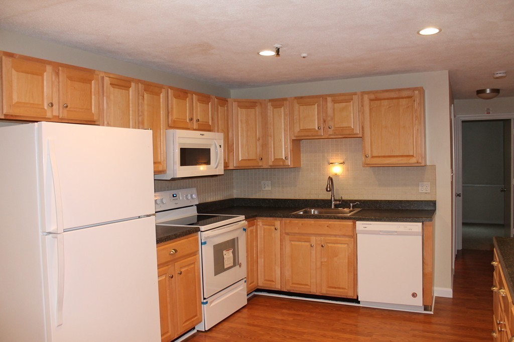 61 Spencer Road, Unit 12I Boxborough, MA 01719 - Photo 2 of 21