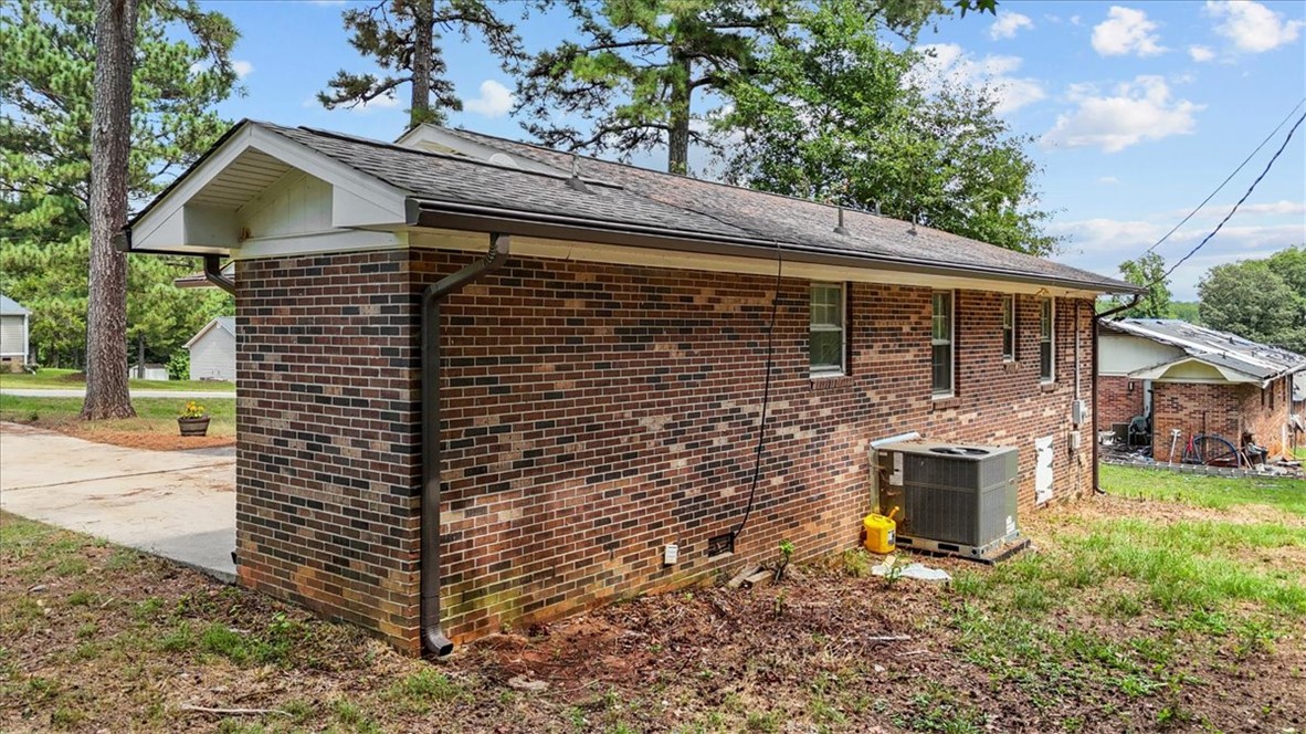 1104 Erskine Road Anderson, SC 29621 - Photo 21 of 26 Rear of Home