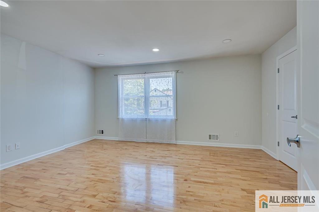 3406 Hana Road Edison, NJ 08817 - Photo 35 of 61