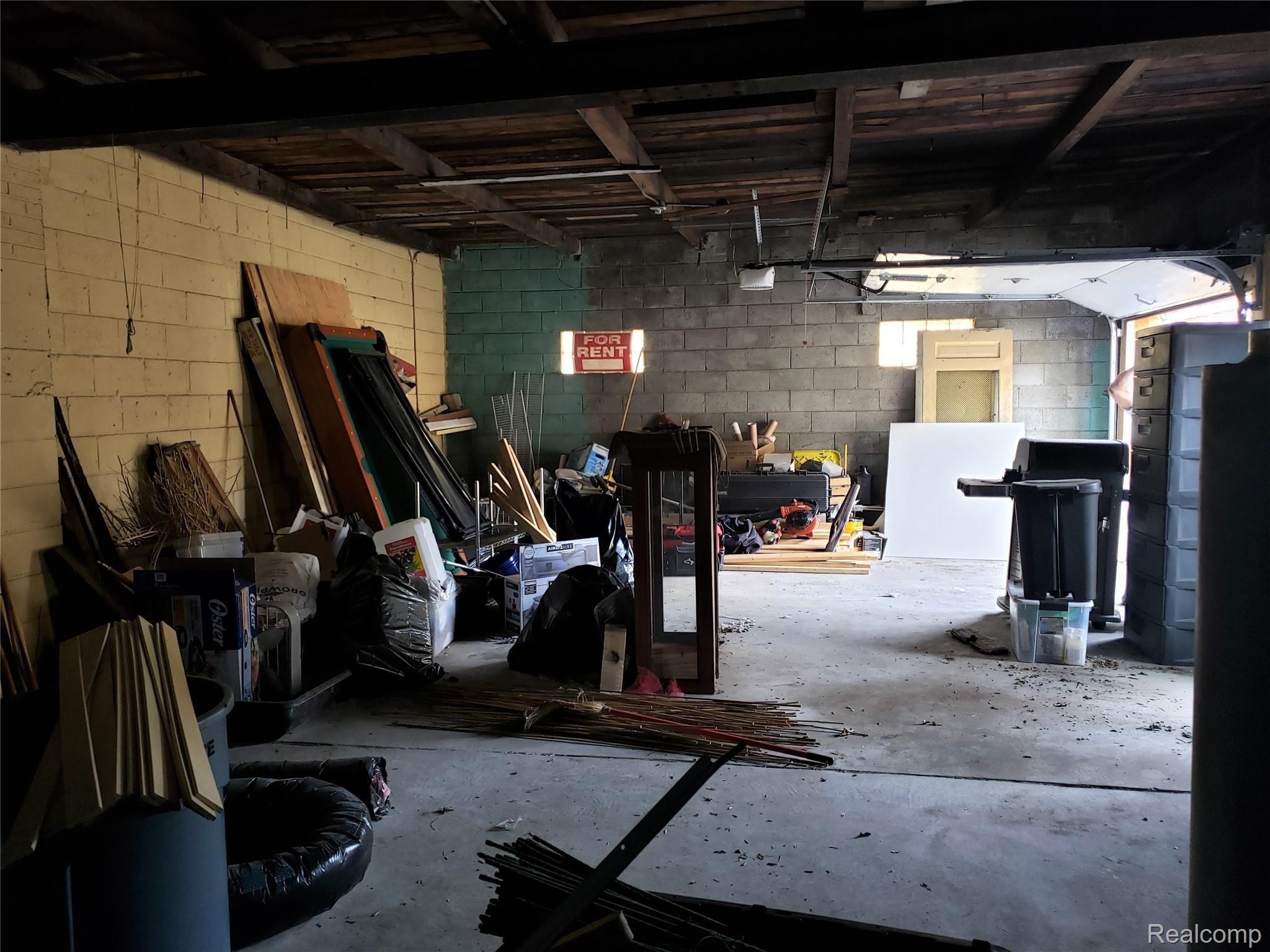 84 Chestnut Street River Rouge, MI 48218 - Photo 37 of 38 Garage_04.jpg