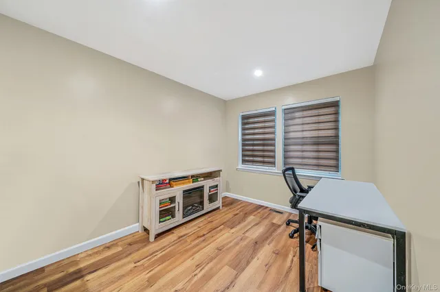 $650,000 | 103 Northwood Court, Bayport, NY 11705