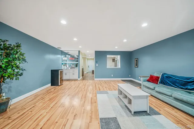 $650,000 | 103 Northwood Court, Bayport, NY 11705