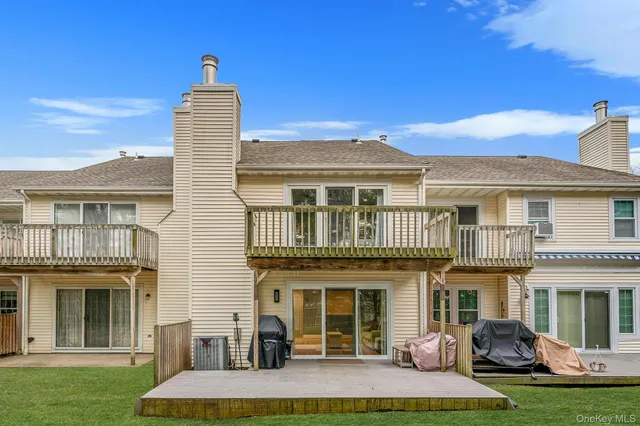 $650,000 | 103 Northwood Court, Bayport, NY 11705