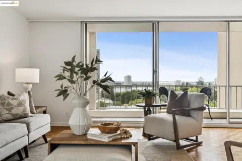 $649,000 | 320 Lee Street, Unit 805, Oakland, CA 94610
